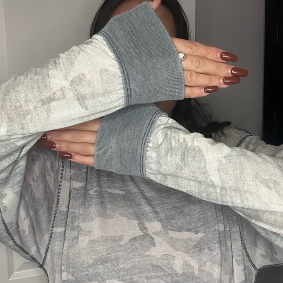 FREE PEOPLE lightweight long sleeve shirt S - Picture 3 of 3